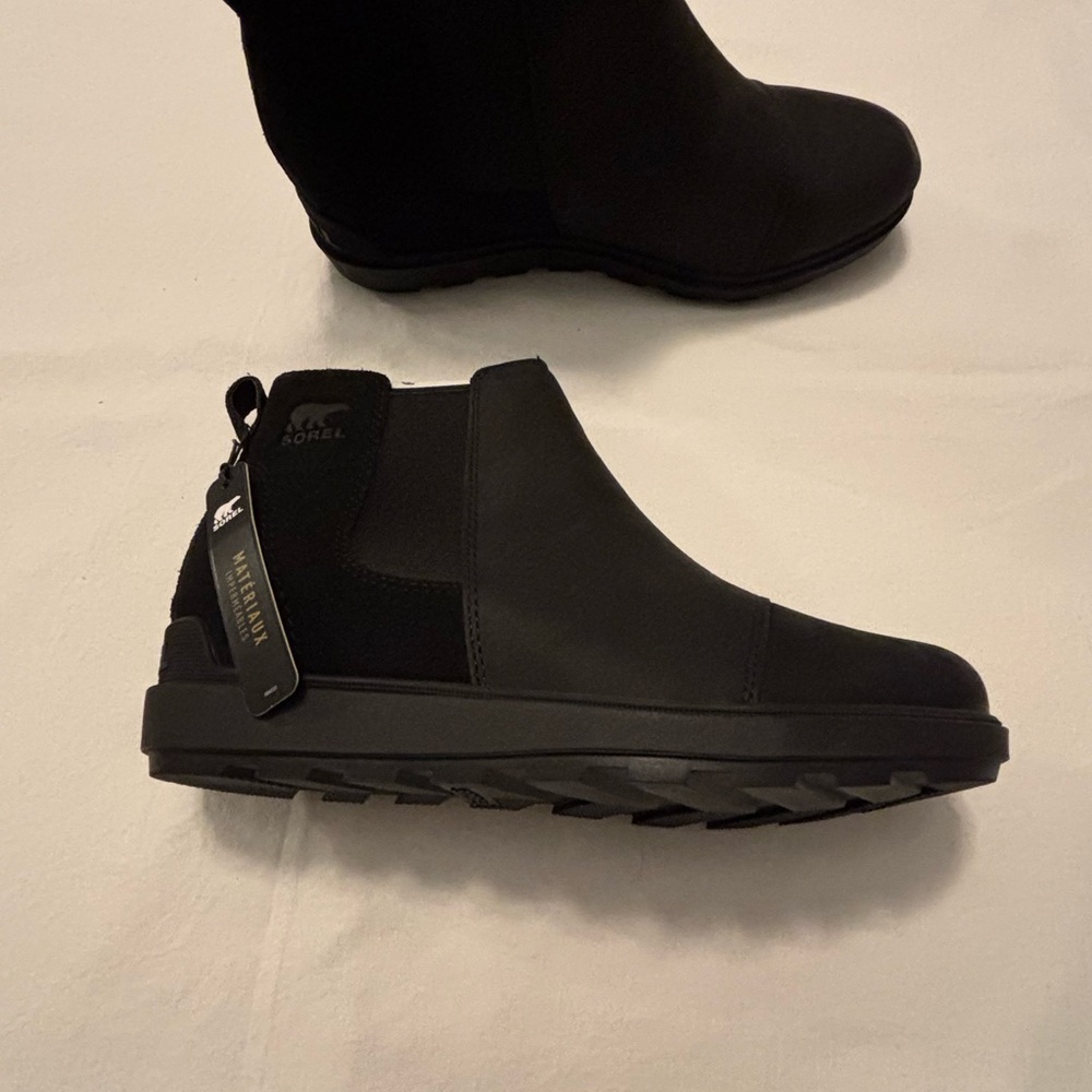 Sorel Women's Sleek Black Ankle Booties